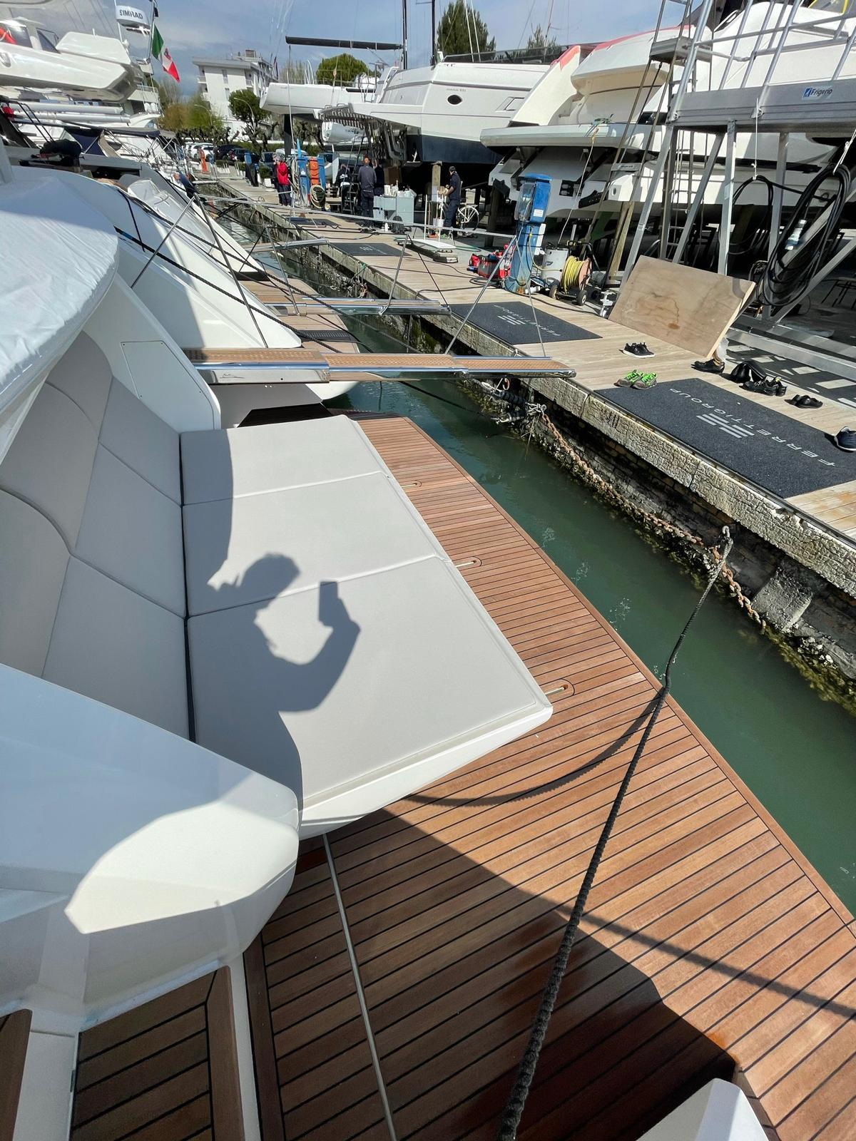 2021 FERRETTI YACHTS 720 